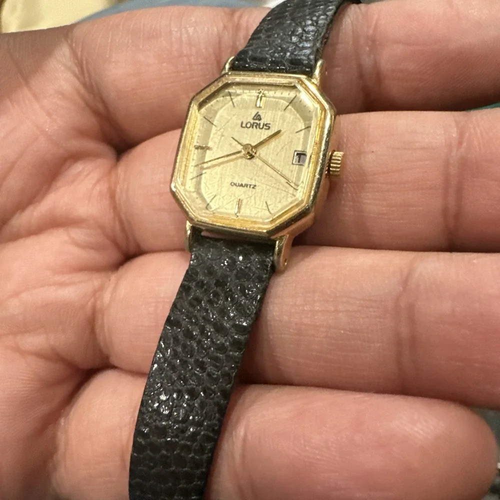 Working Vintage Gold Tone Lorus Ladies Watch Y242-5000 Black‎ Leather Band 20mm